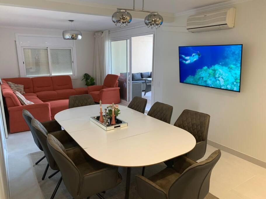 Cunit, Front Line With Sea View Exterior foto