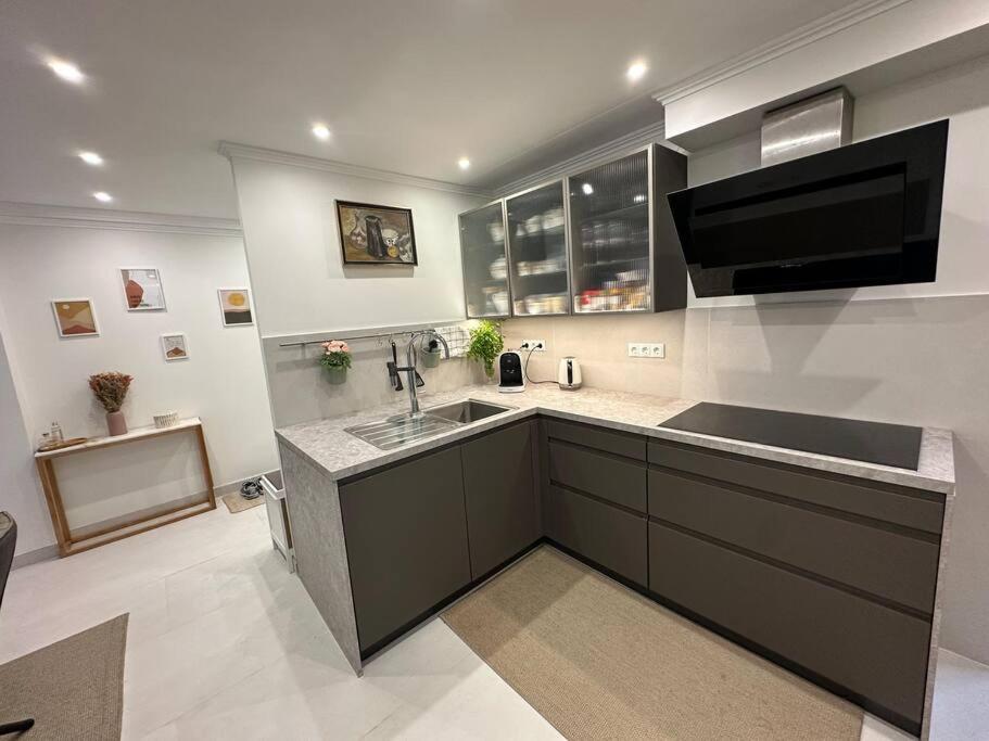Cunit, Front Line With Sea View Exterior foto